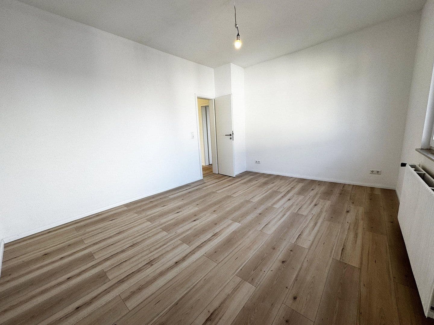 Pronájem bytu 4+1 84 m², Heilbronn, Bádensko-Württembersko Pronájem bytu 4+1 84 m², Heilbronn, Bádensko-Württembersko