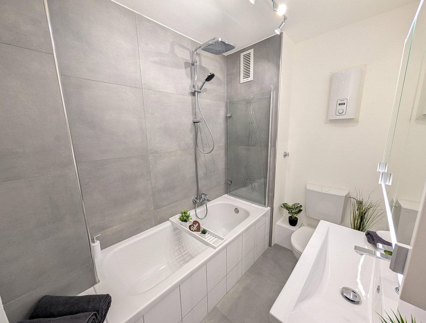 Prodej bytu 3+1 76 m², Rheinecke 27, Ludwigshafen am Rhein, Porýní-Falc Prodej bytu 3+1 76 m², Rheinecke 27, Ludwigshafen am Rhein, Porýní-Falc