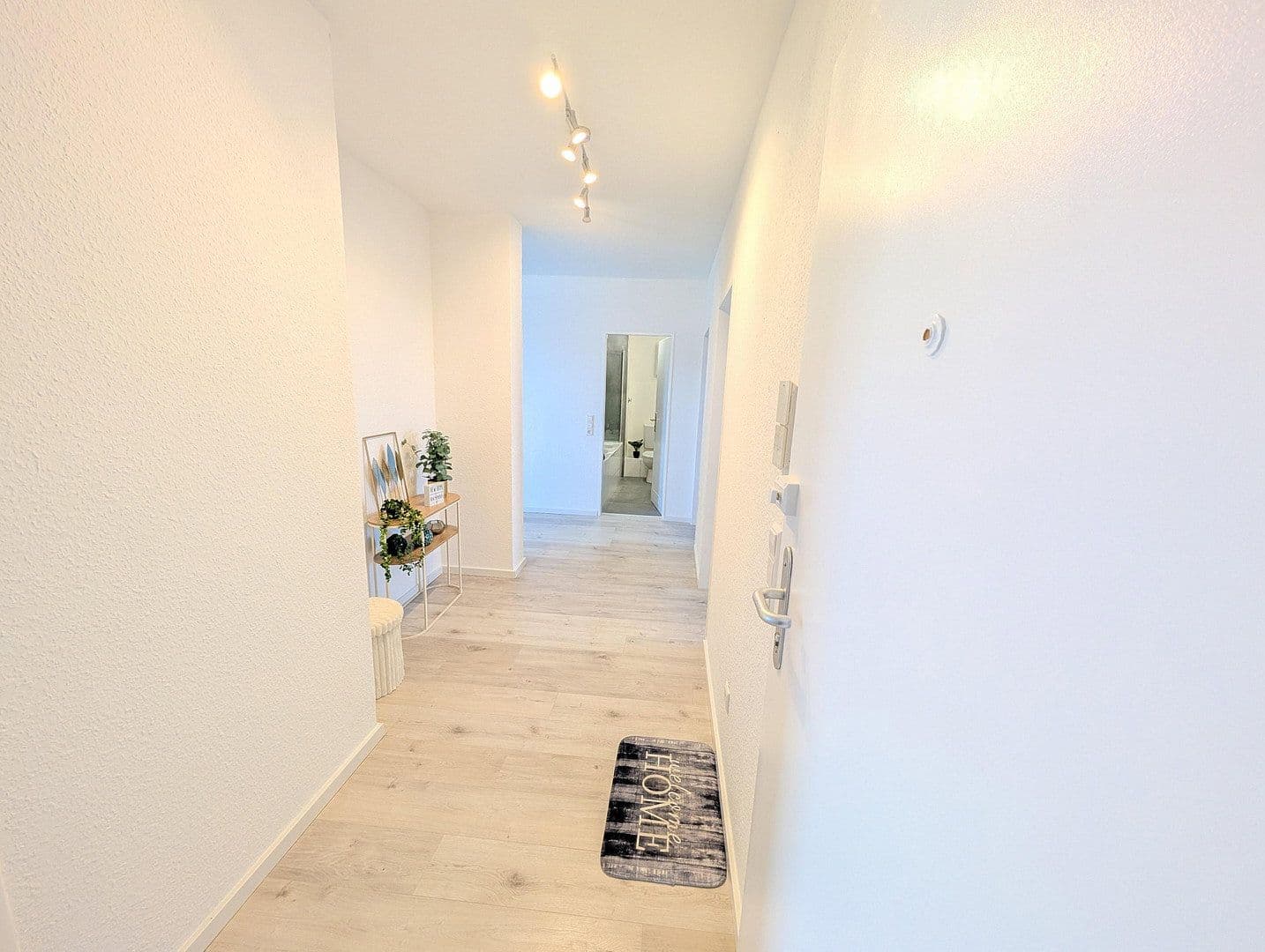 Prodej bytu 3+1 76 m², Rheinecke 27, Ludwigshafen am Rhein, Porýní-Falc Prodej bytu 3+1 76 m², Rheinecke 27, Ludwigshafen am Rhein, Porýní-Falc