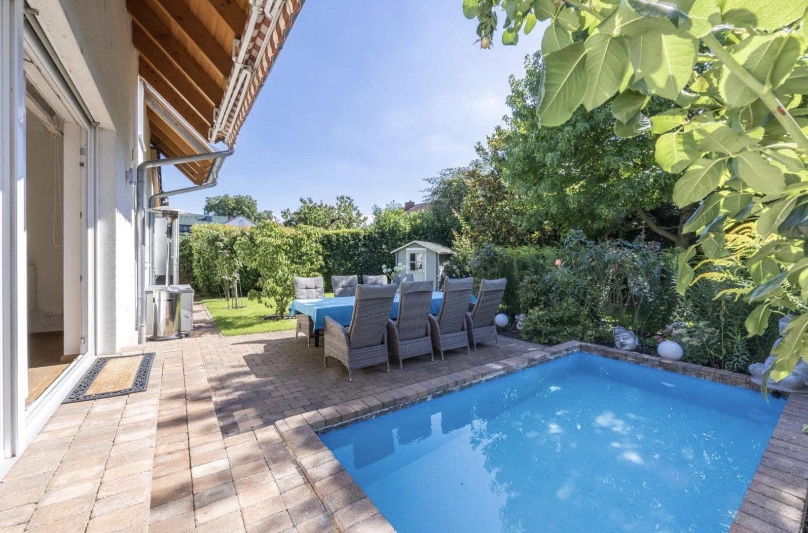 Prodej domu 270 m², pozemek 734 m², Philipp-Schnell-Strasse 31-33, Frankfurt, Hessen Prodej domu 270 m², pozemek 734 m², Philipp-Schnell-Strasse 31-33, Frankfurt, Hessen