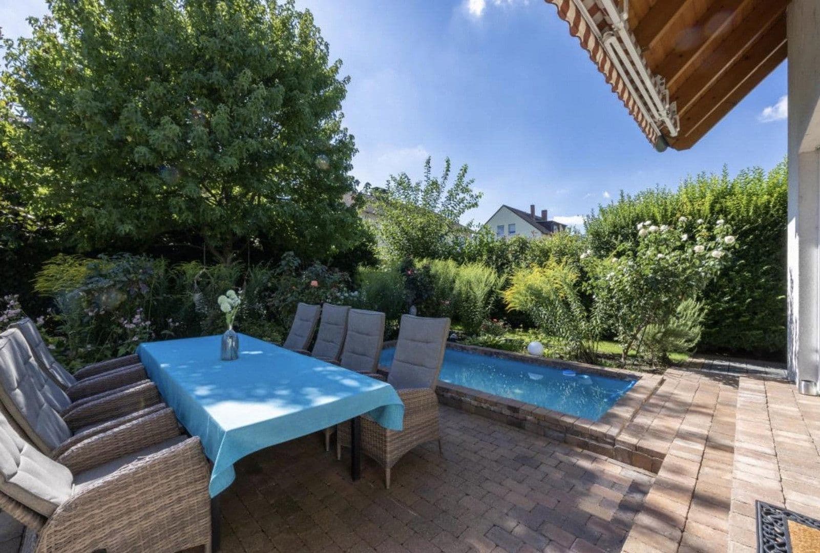 Prodej domu 270 m², pozemek 734 m², Philipp-Schnell-Strasse 31-33, Frankfurt, Hessen Prodej domu 270 m², pozemek 734 m², Philipp-Schnell-Strasse 31-33, Frankfurt, Hessen