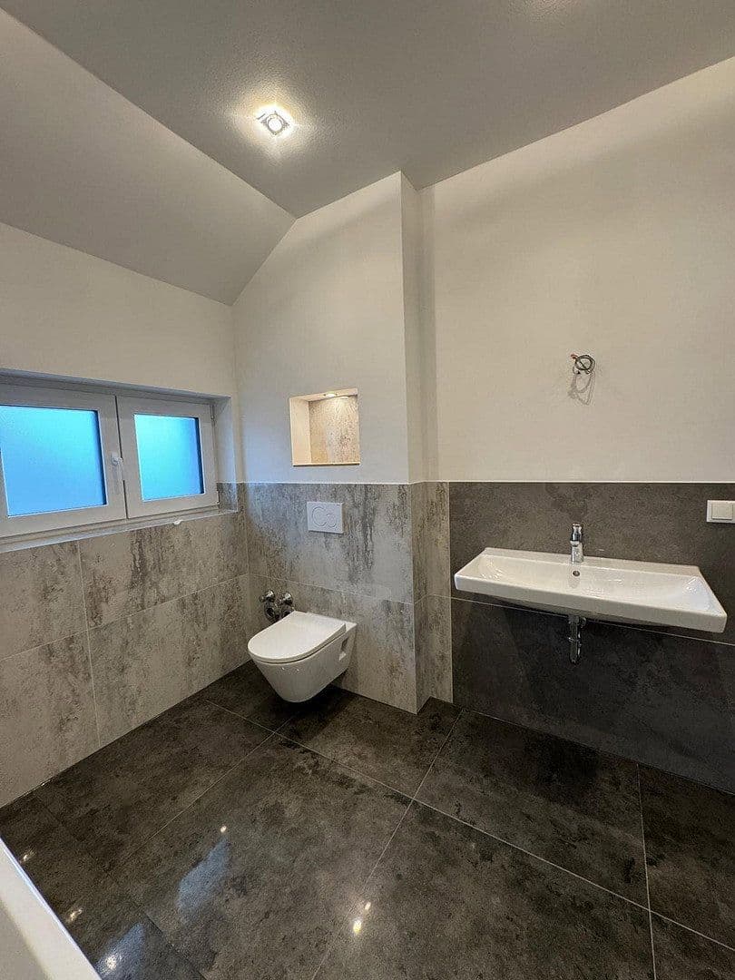 Pronájem domu 235 m², pozemek 50 m², Rodenbach, Hessen Pronájem domu 235 m², pozemek 50 m², Rodenbach, Hessen