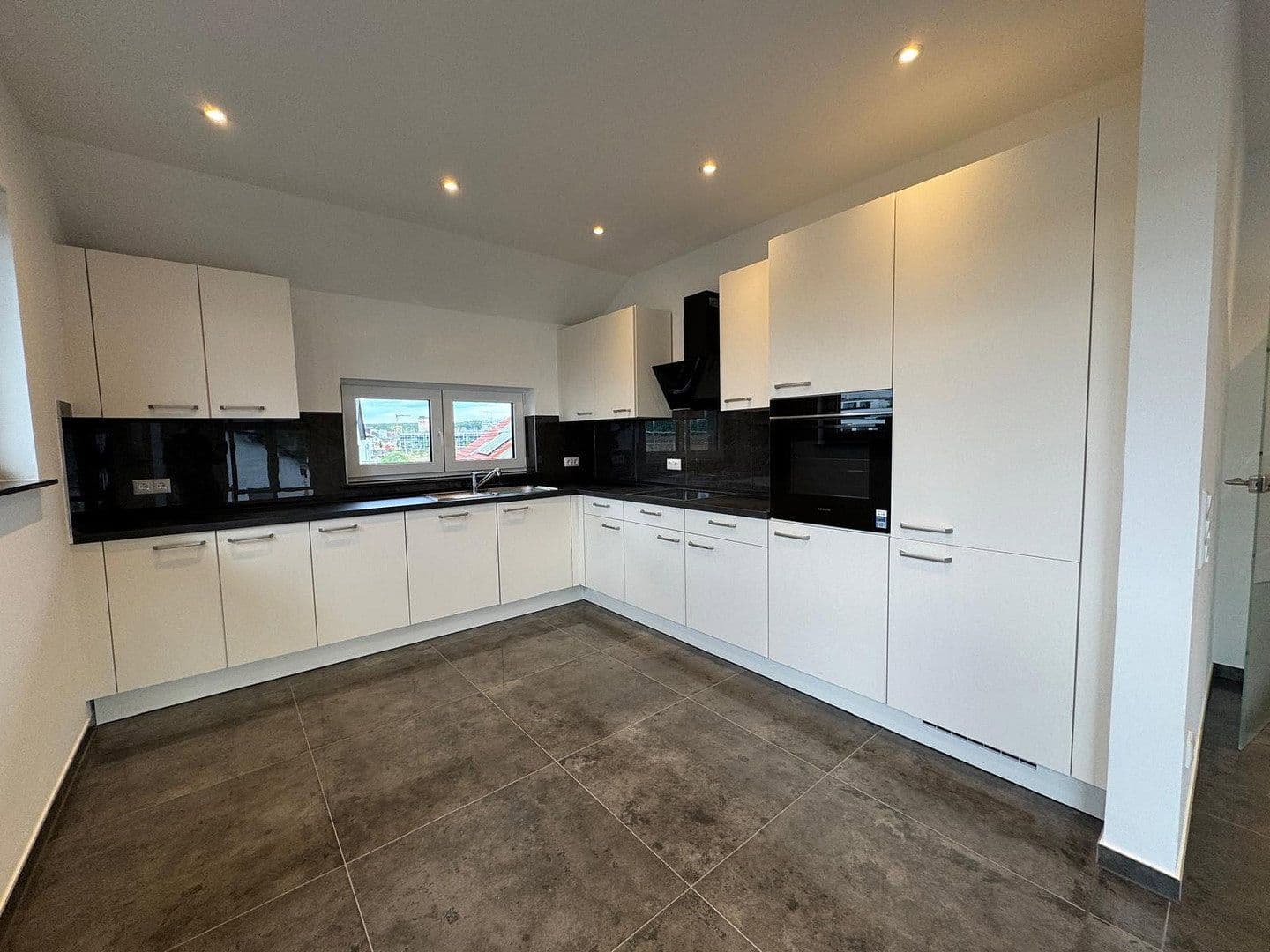 Pronájem domu 235 m², pozemek 50 m², Rodenbach, Hessen Pronájem domu 235 m², pozemek 50 m², Rodenbach, Hessen