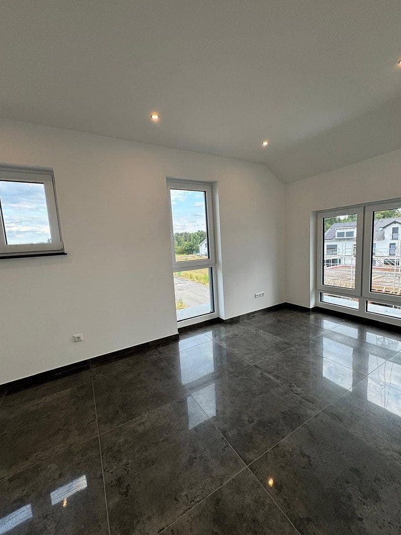 Pronájem domu 235 m², pozemek 50 m², Rodenbach, Hessen Pronájem domu 235 m², pozemek 50 m², Rodenbach, Hessen