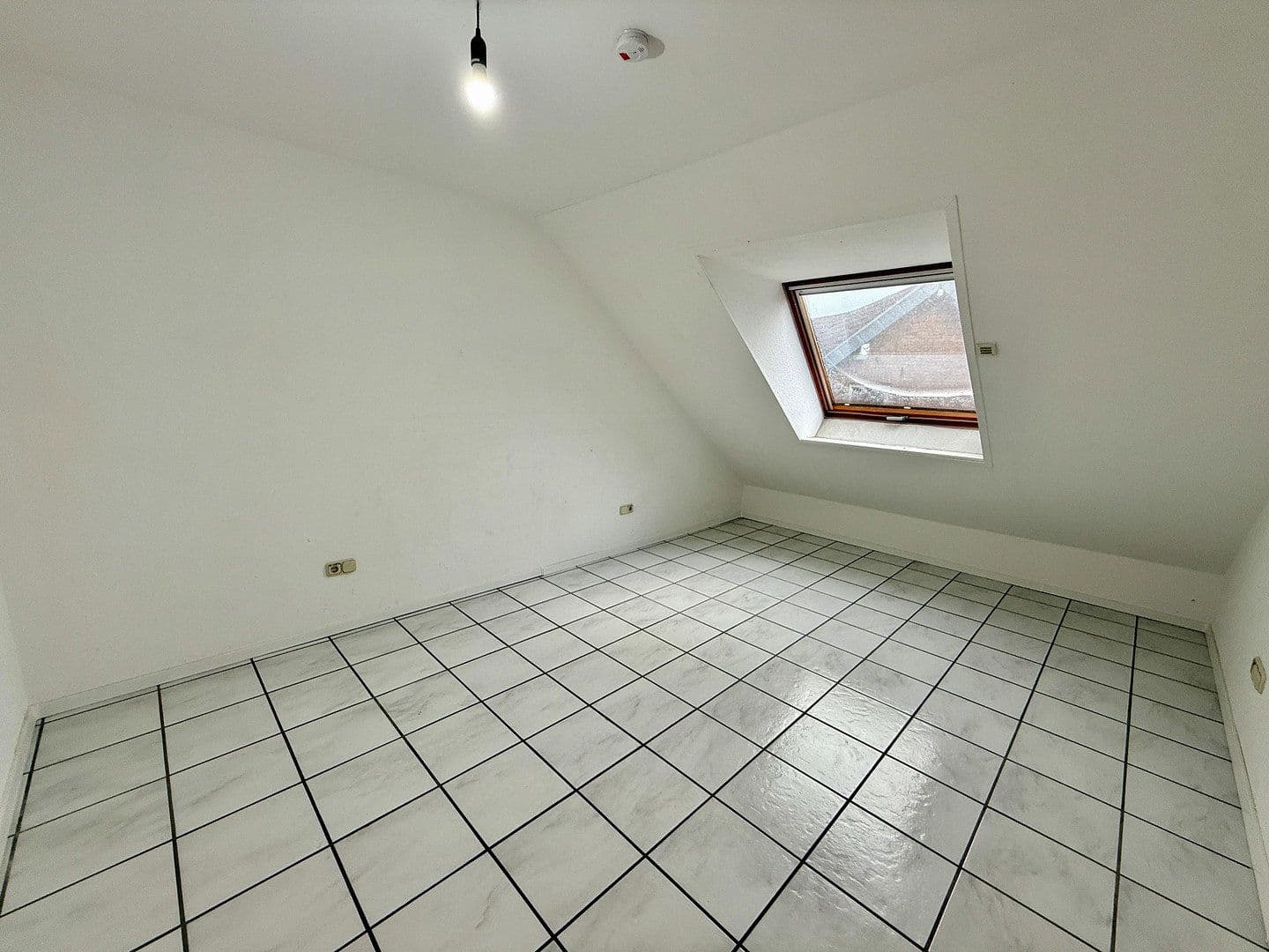 Prodej bytu 4+1 85 m², Wesseling, Severní Porýní-Vestfálsko Prodej bytu 4+1 85 m², Wesseling, Severní Porýní-Vestfálsko