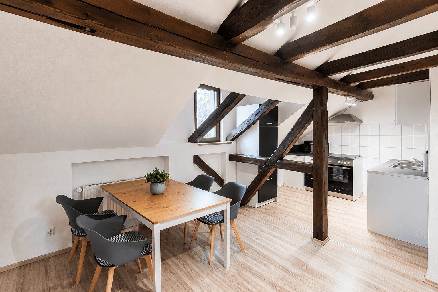 Pronájem bytu 2+1 59 m², Max-Pechstein-Str. 2, Cvikov, Sasko Pronájem bytu 2+1 59 m², Max-Pechstein-Str. 2, Cvikov, Sasko