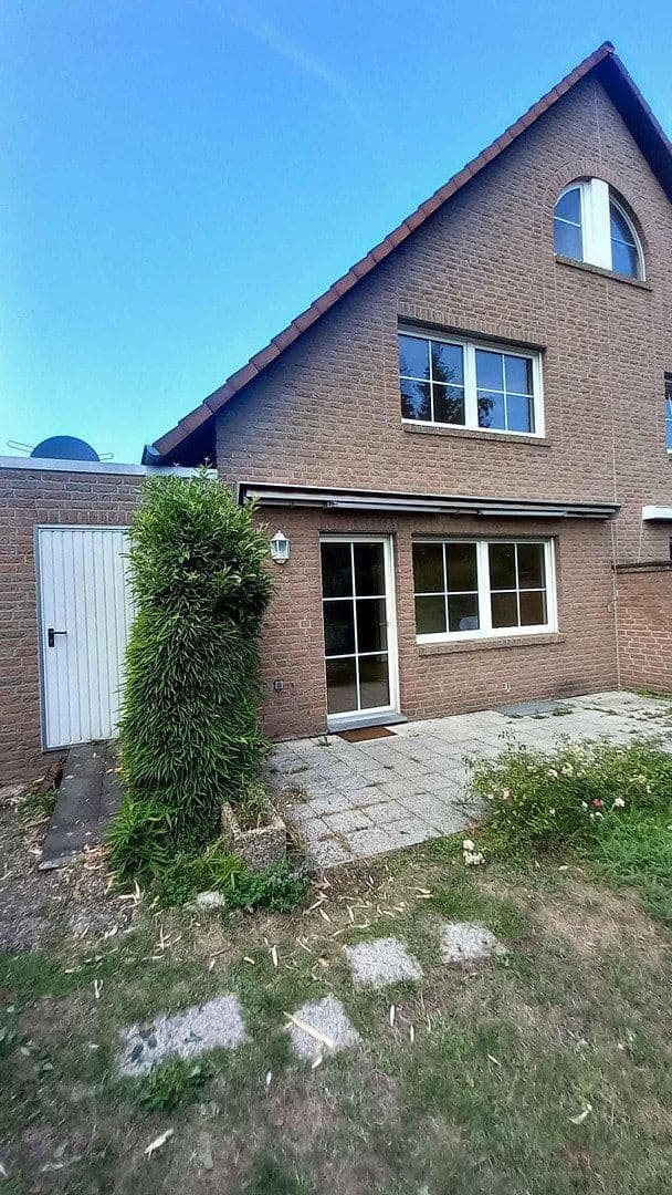 Prodej domu 120 m², pozemek 185 m², Frechen, Severní Porýní-Vestfálsko Prodej domu 120 m², pozemek 185 m², Frechen, Severní Porýní-Vestfálsko