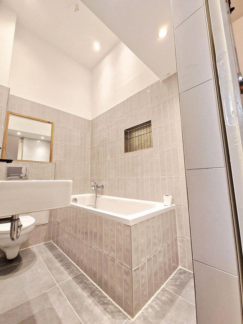 Prodej bytu 5+1 130 m², Berlin, Berlín Prodej bytu 5+1 130 m², Berlin, Berlín
