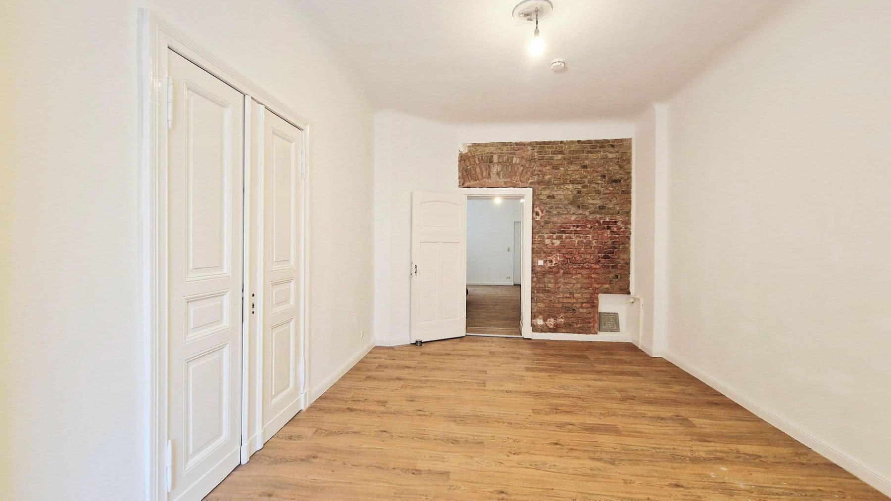 Prodej bytu 5+1 130 m², Berlin, Berlín Prodej bytu 5+1 130 m², Berlin, Berlín