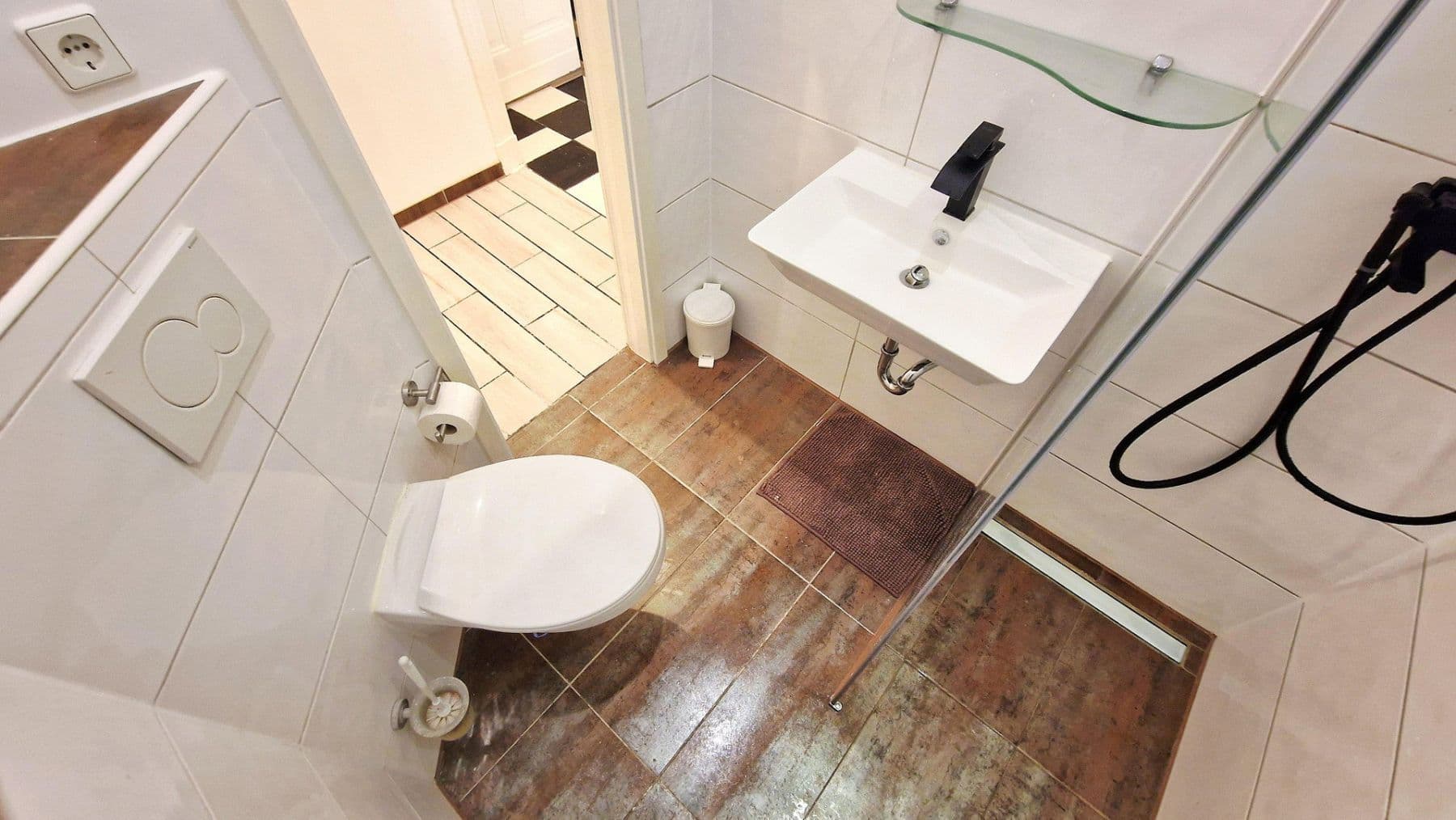 Prodej bytu 5+1 130 m², Berlin, Berlín Prodej bytu 5+1 130 m², Berlin, Berlín