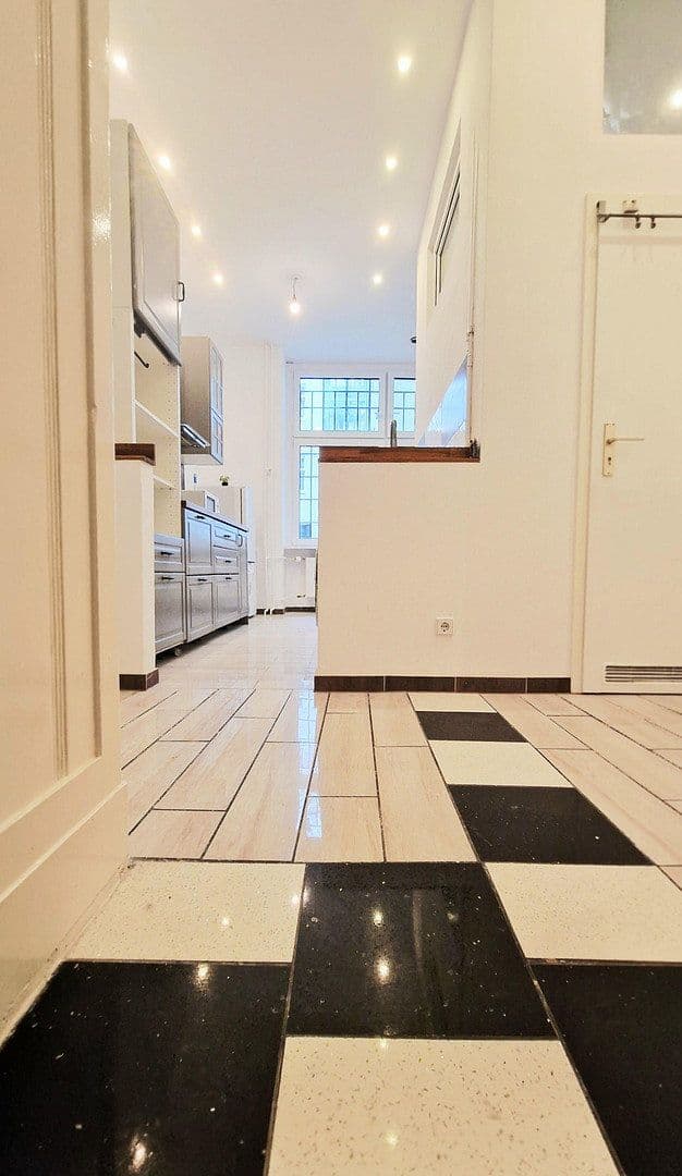 Prodej bytu 5+1 130 m², Berlin, Berlín Prodej bytu 5+1 130 m², Berlin, Berlín
