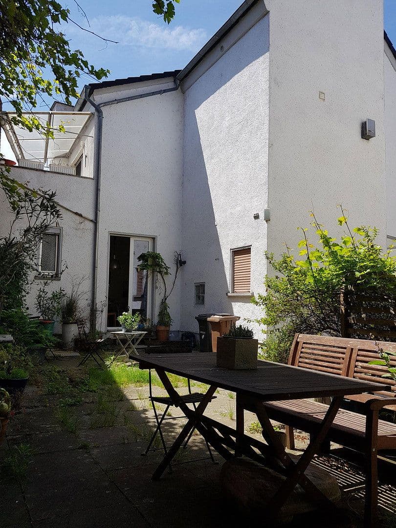 Prodej domu 130 m², pozemek 298 m², Brechen, Hessen Prodej domu 130 m², pozemek 298 m², Brechen, Hessen