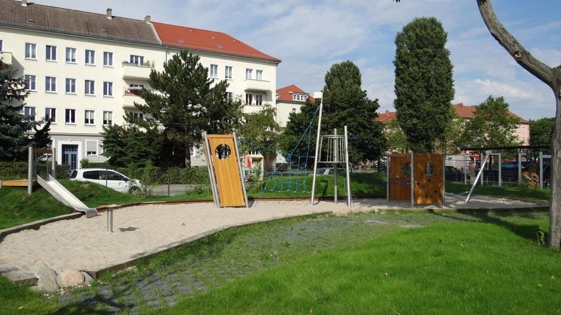 Pronájem bytu 4+kk 100 m², Sterndamm 66 E, Berlin, Berlín Pronájem bytu 4+kk 100 m², Sterndamm 66 E, Berlin, Berlín
