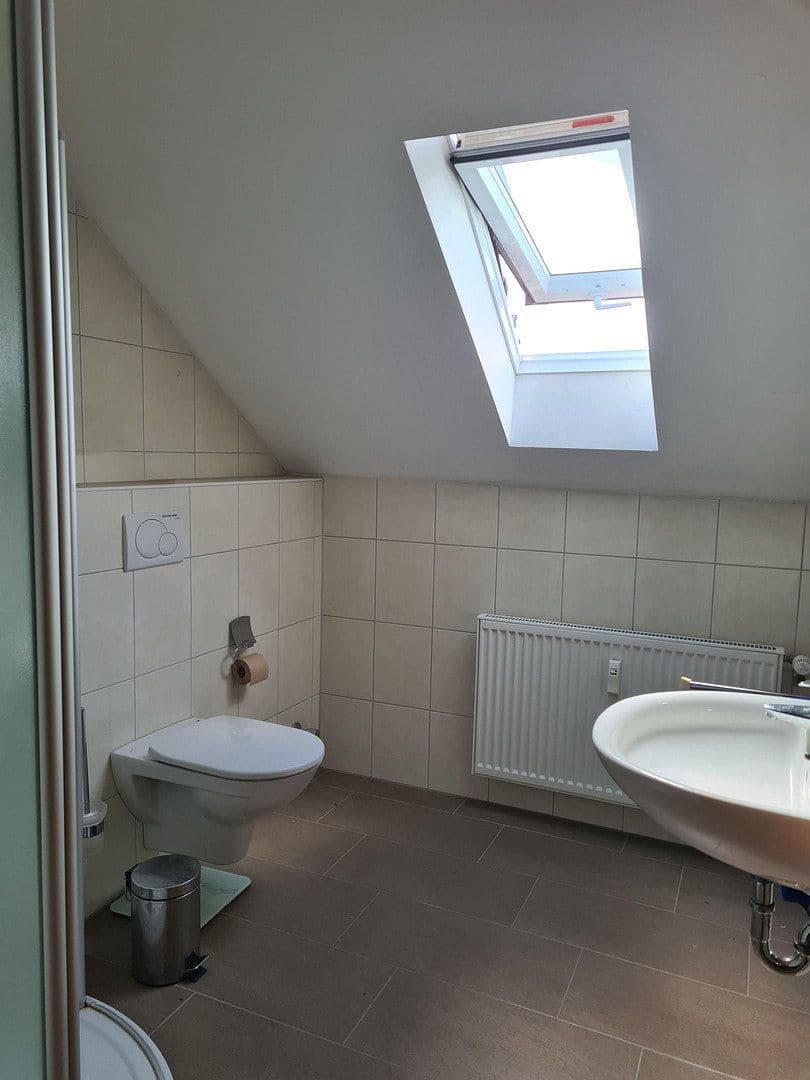 Prodej domu 195 m², pozemek 677 m², Nordlandstraße 5, Bad Neustadt an der Saale, Bavorsko Prodej domu 195 m², pozemek 677 m², Nordlandstraße 5, Bad Neustadt an der Saale, Bavorsko