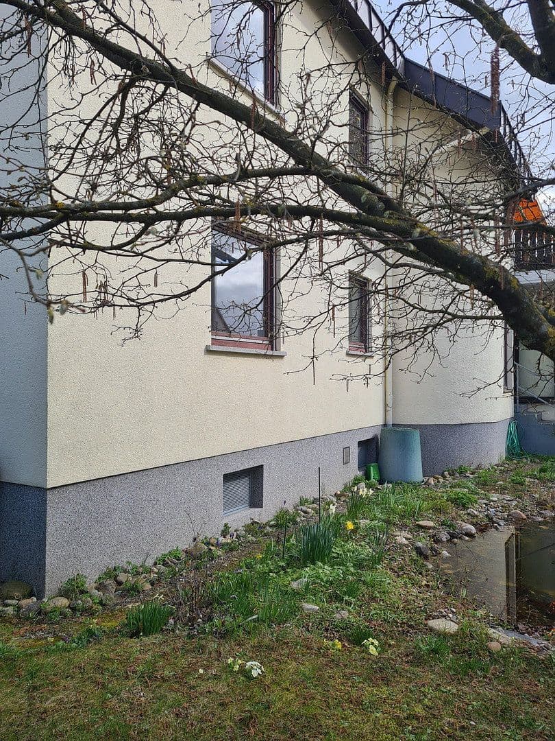 Prodej domu 195 m², pozemek 677 m², Nordlandstraße 5, Bad Neustadt an der Saale, Bavorsko Prodej domu 195 m², pozemek 677 m², Nordlandstraße 5, Bad Neustadt an der Saale, Bavorsko