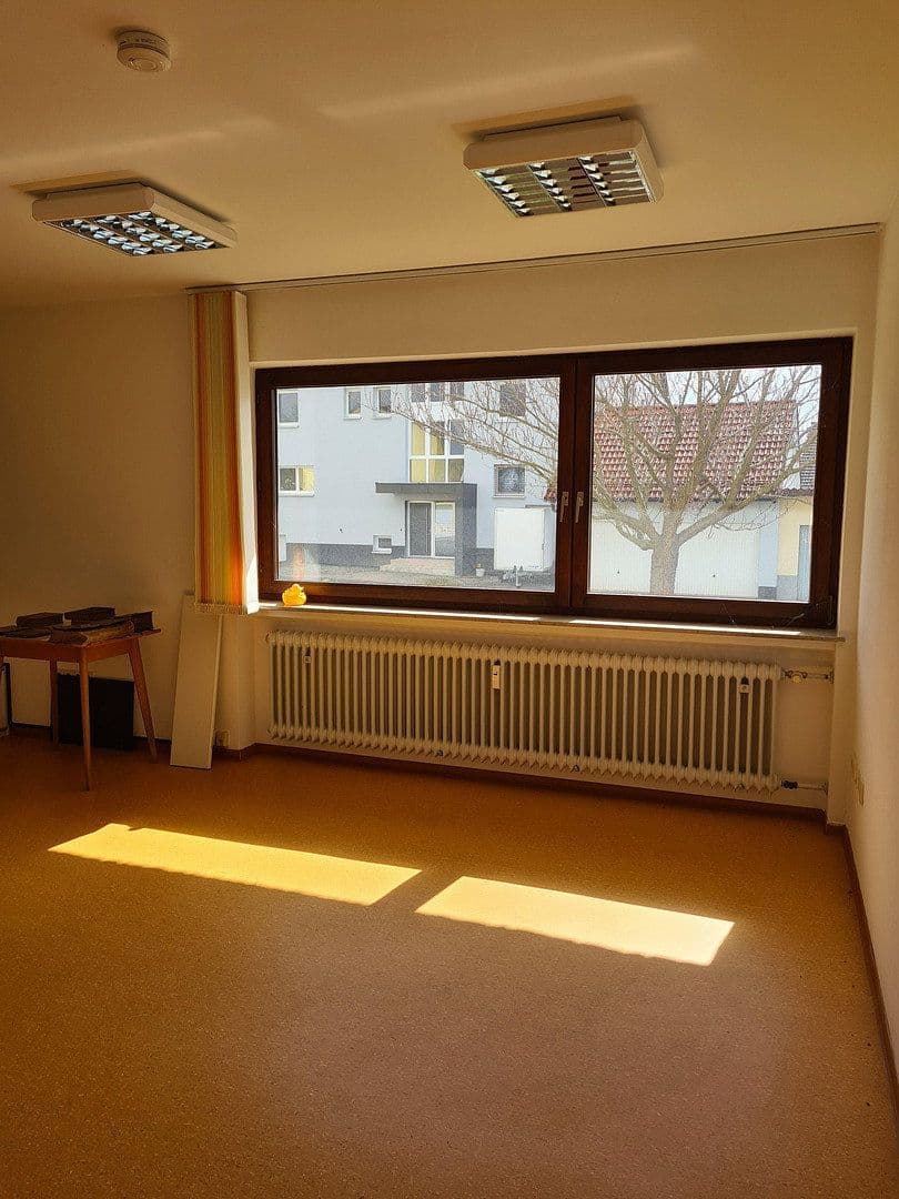 Prodej domu 195 m², pozemek 677 m², Nordlandstraße 5, Bad Neustadt an der Saale, Bavorsko Prodej domu 195 m², pozemek 677 m², Nordlandstraße 5, Bad Neustadt an der Saale, Bavorsko