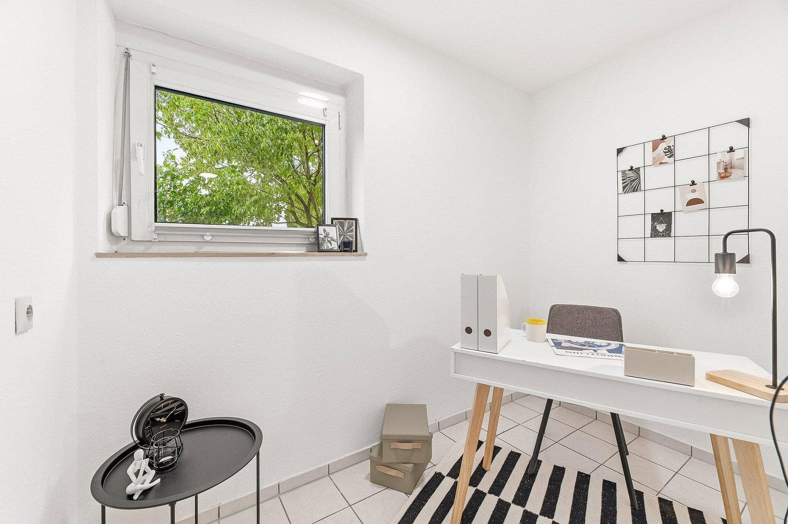 Prodej domu 109 m², pozemek 364 m², Spitzwiesenweg 8, Eningen unter Achalm, Bádensko-Württembersko Prodej domu 109 m², pozemek 364 m², Spitzwiesenweg 8, Eningen unter Achalm, Bádensko-Württembersko