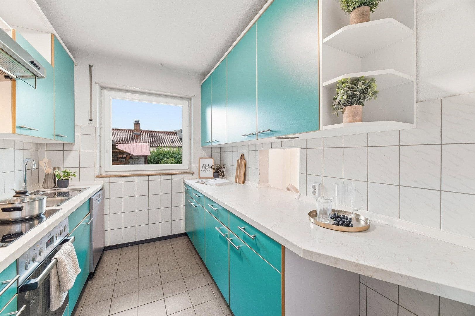 Prodej domu 109 m², pozemek 364 m², Spitzwiesenweg 8, Eningen unter Achalm, Bádensko-Württembersko Prodej domu 109 m², pozemek 364 m², Spitzwiesenweg 8, Eningen unter Achalm, Bádensko-Württembersko