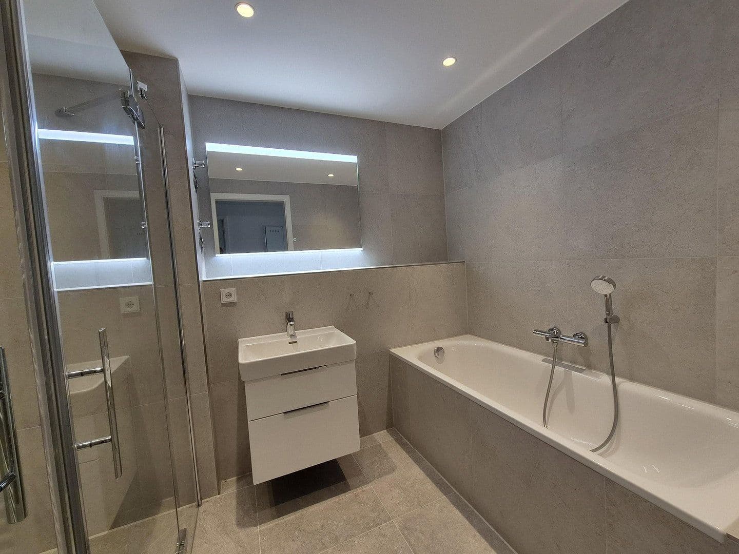 Pronájem bytu 3+1 93 m², Dresden, Sasko Pronájem bytu 3+1 93 m², Dresden, Sasko