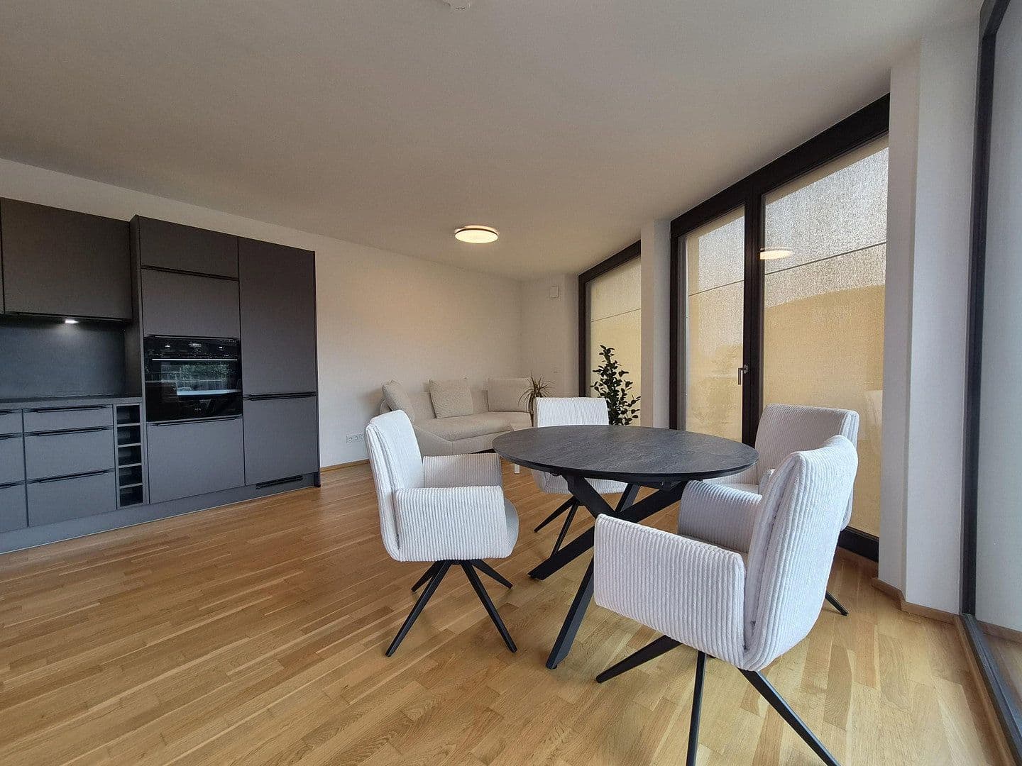 Pronájem bytu 3+1 93 m², Dresden, Sasko Pronájem bytu 3+1 93 m², Dresden, Sasko