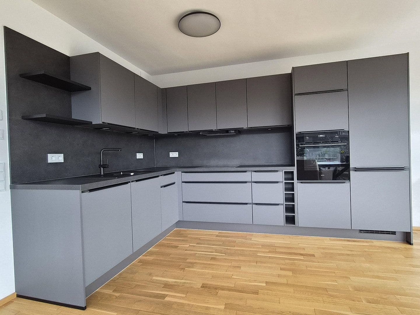 Pronájem bytu 3+1 93 m², Dresden, Sasko Pronájem bytu 3+1 93 m², Dresden, Sasko