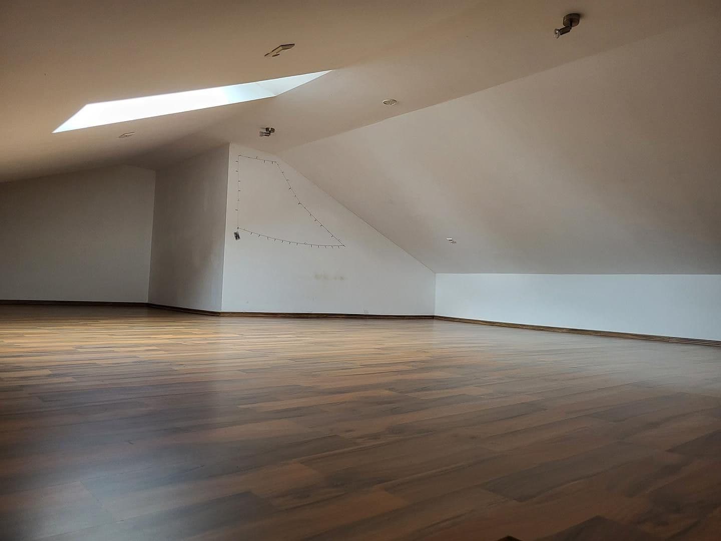 Pronájem bytu 3+1 80 m², Könener Str. 71, Konz, Porýní-Falc Pronájem bytu 3+1 80 m², Könener Str. 71, Konz, Porýní-Falc