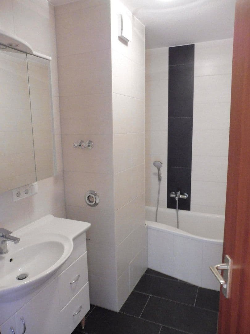 Pronájem bytu 3+1 97 m², Würzburg, Bavorsko Pronájem bytu 3+1 97 m², Würzburg, Bavorsko