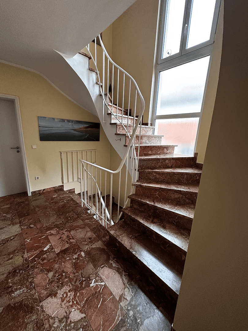 Prodej domu 200 m², pozemek 438 m², Maler-Ernst-Str. 1, Bad Dürkheim, Porýní-Falc Prodej domu 200 m², pozemek 438 m², Maler-Ernst-Str. 1, Bad Dürkheim, Porýní-Falc