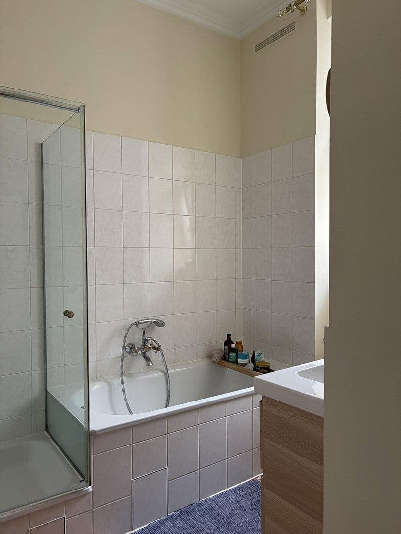 Pronájem bytu 3+1 80 m², Hektor Straße 21, Charlottenburg, Berlín Pronájem bytu 3+1 80 m², Hektor Straße 21, Charlottenburg, Berlín