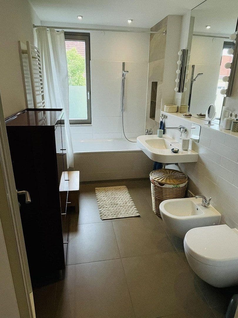 Pronájem bytu 4+1 125 m², Eschengraben 22, Berlin, Berlín Pronájem bytu 4+1 125 m², Eschengraben 22, Berlin, Berlín
