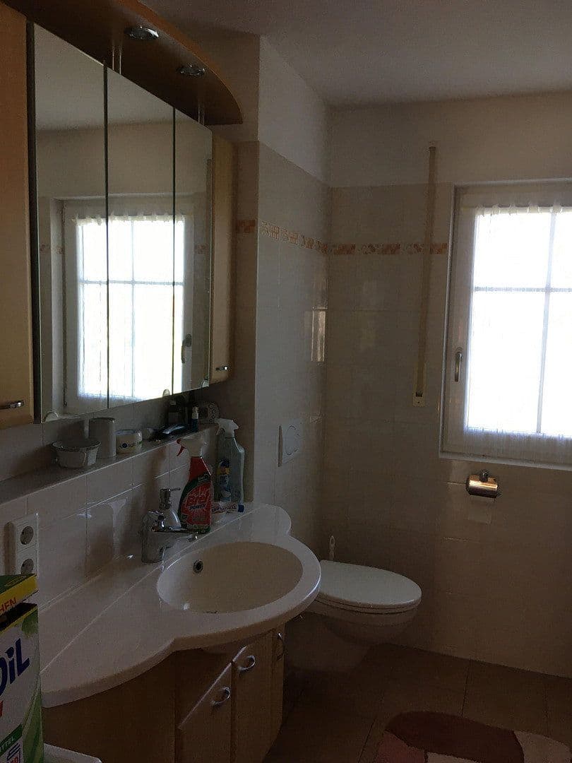 Pronájem bytu 5+1 126 m², Elkofener Weg 23, Grafing, Bavorsko Pronájem bytu 5+1 126 m², Elkofener Weg 23, Grafing, Bavorsko