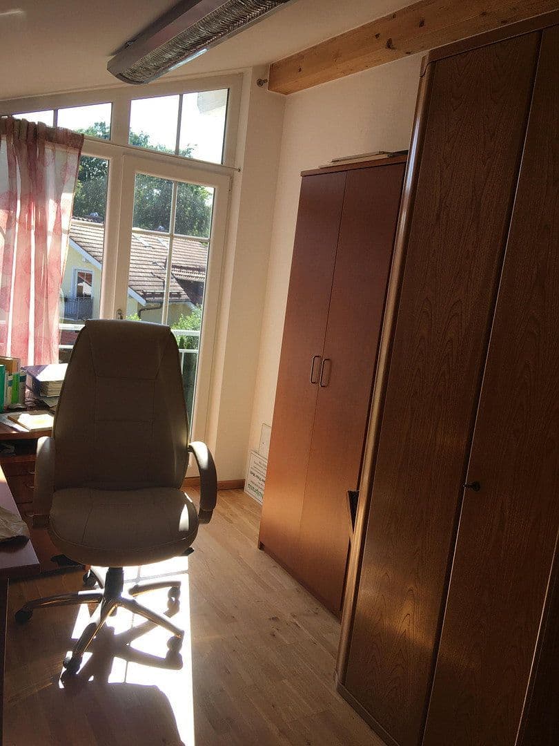 Pronájem bytu 5+1 126 m², Elkofener Weg 23, Grafing, Bavorsko Pronájem bytu 5+1 126 m², Elkofener Weg 23, Grafing, Bavorsko