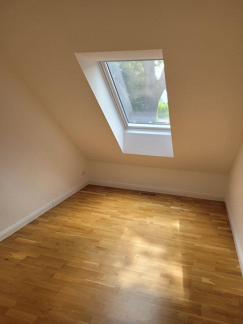Prodej bytu 5+1 113 m², Genovevastraße 6, Berlin, Berlín Prodej bytu 5+1 113 m², Genovevastraße 6, Berlin, Berlín