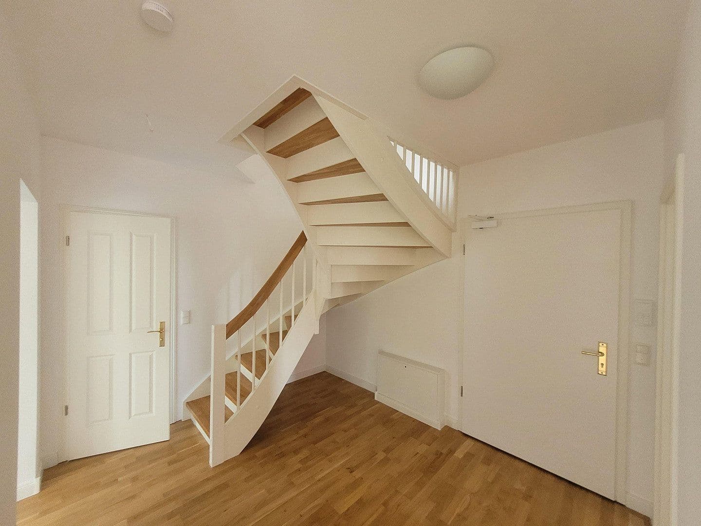 Prodej bytu 5+1 113 m², Genovevastraße 6, Berlin, Berlín Prodej bytu 5+1 113 m², Genovevastraße 6, Berlin, Berlín
