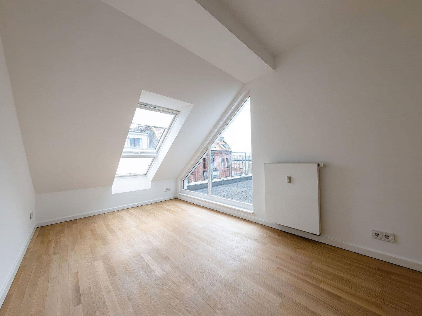 Prodej bytu 3+1 107 m², Berlin, Berlín Prodej bytu 3+1 107 m², Berlin, Berlín