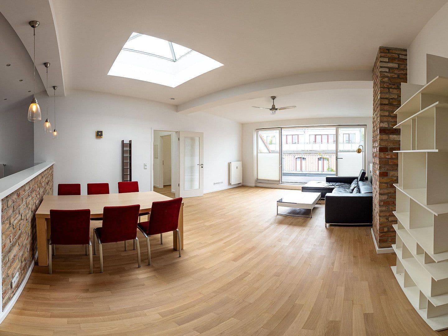 Prodej bytu 3+1 107 m², Berlin, Berlín Prodej bytu 3+1 107 m², Berlin, Berlín
