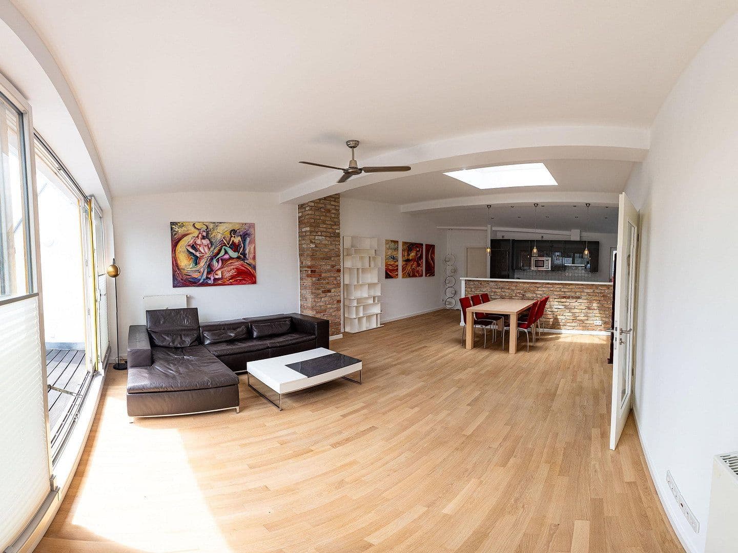 Prodej bytu 3+1 107 m², Berlin, Berlín Prodej bytu 3+1 107 m², Berlin, Berlín