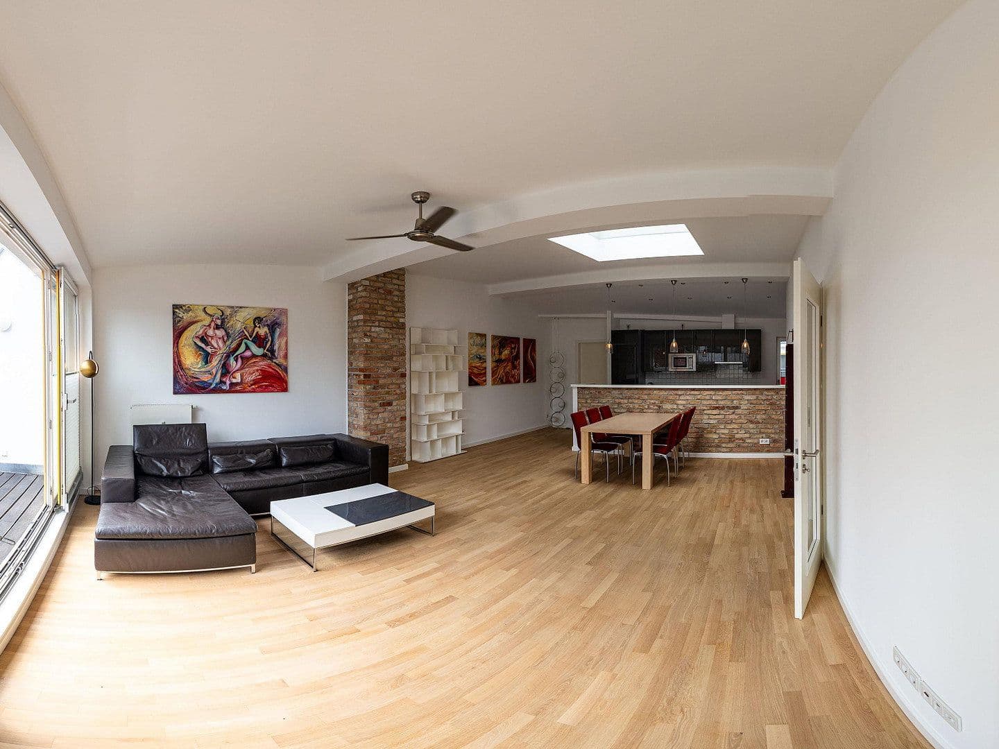 Prodej bytu 3+1 107 m², Berlin, Berlín Prodej bytu 3+1 107 m², Berlin, Berlín