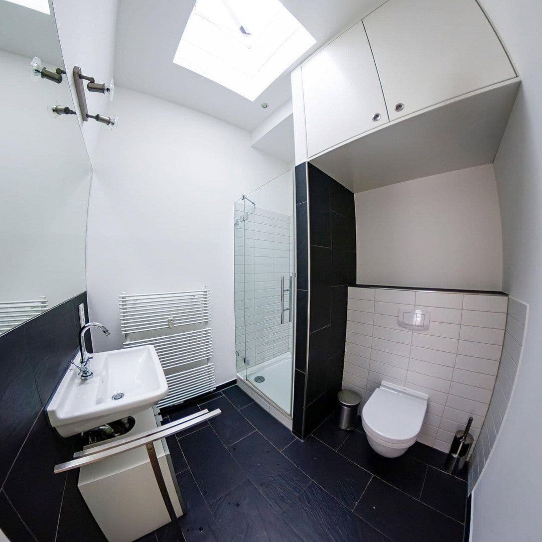 Prodej bytu 3+1 107 m², Berlin, Berlín Prodej bytu 3+1 107 m², Berlin, Berlín