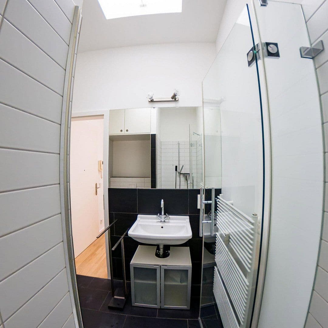 Prodej bytu 3+1 107 m², Berlin, Berlín Prodej bytu 3+1 107 m², Berlin, Berlín