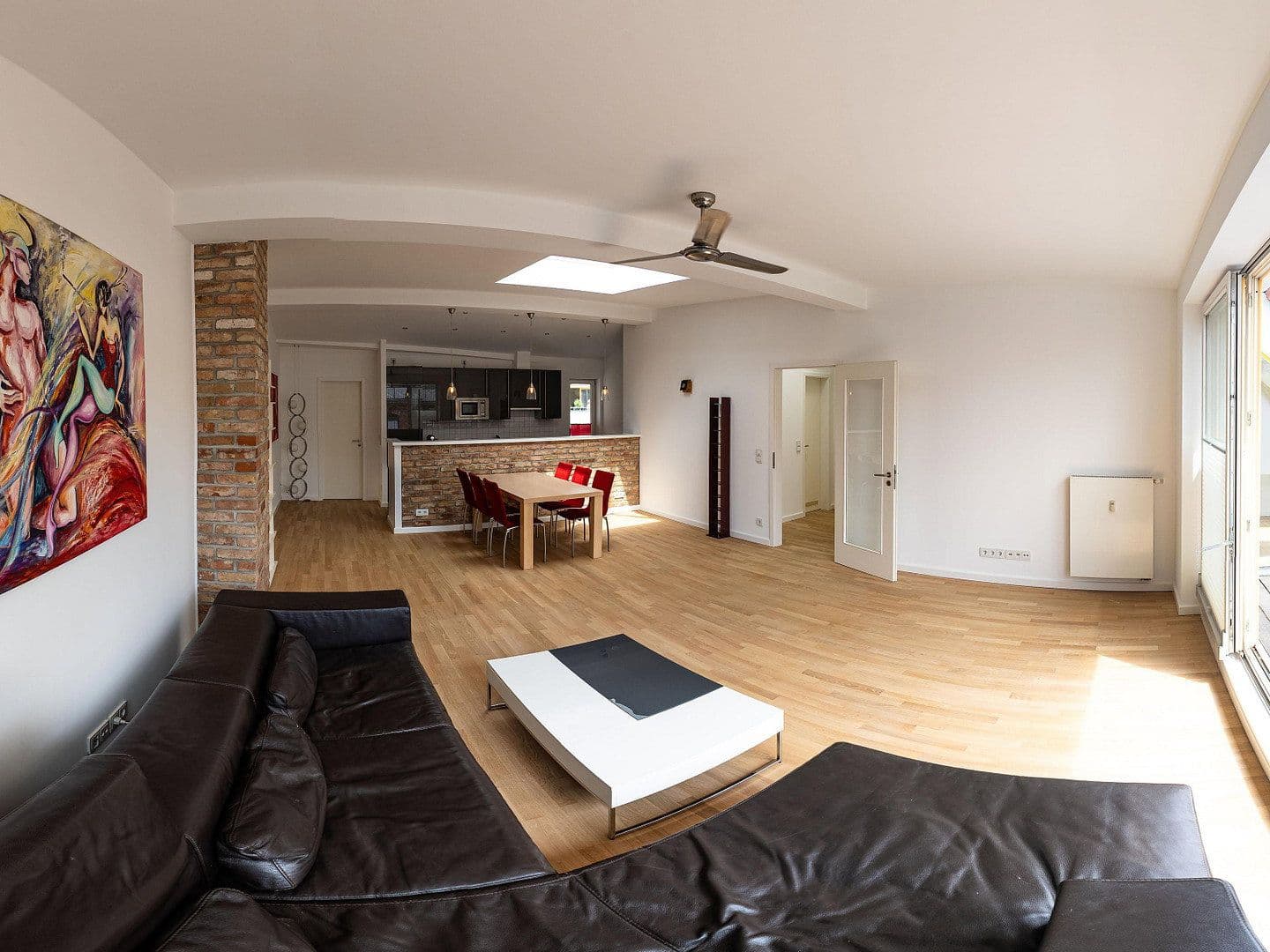 Prodej bytu 3+1 107 m², Berlin, Berlín Prodej bytu 3+1 107 m², Berlin, Berlín