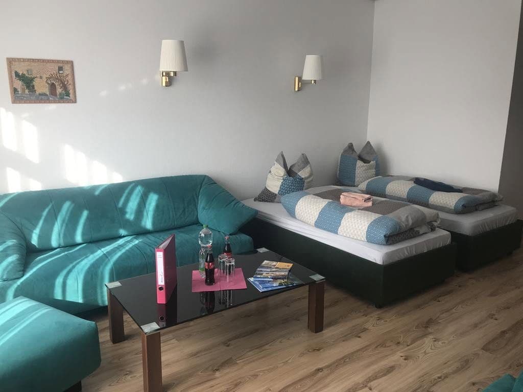 Pronájem bytu 3+1 114 m², Steinbergstr. 3, Leipzig OT Holzhausen, Sasko Pronájem bytu 3+1 114 m², Steinbergstr. 3, Leipzig OT Holzhausen, Sasko