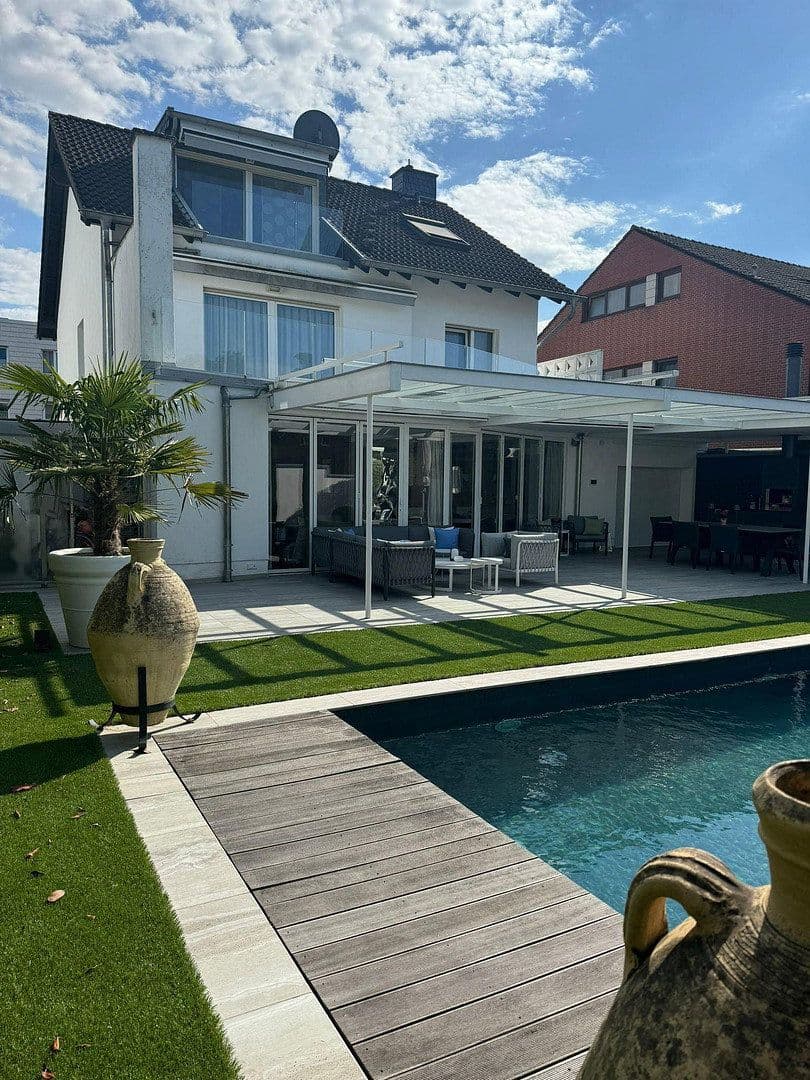 Prodej domu 340 m², pozemek 488 m², Frechen, Severní Porýní-Vestfálsko Prodej domu 340 m², pozemek 488 m², Frechen, Severní Porýní-Vestfálsko