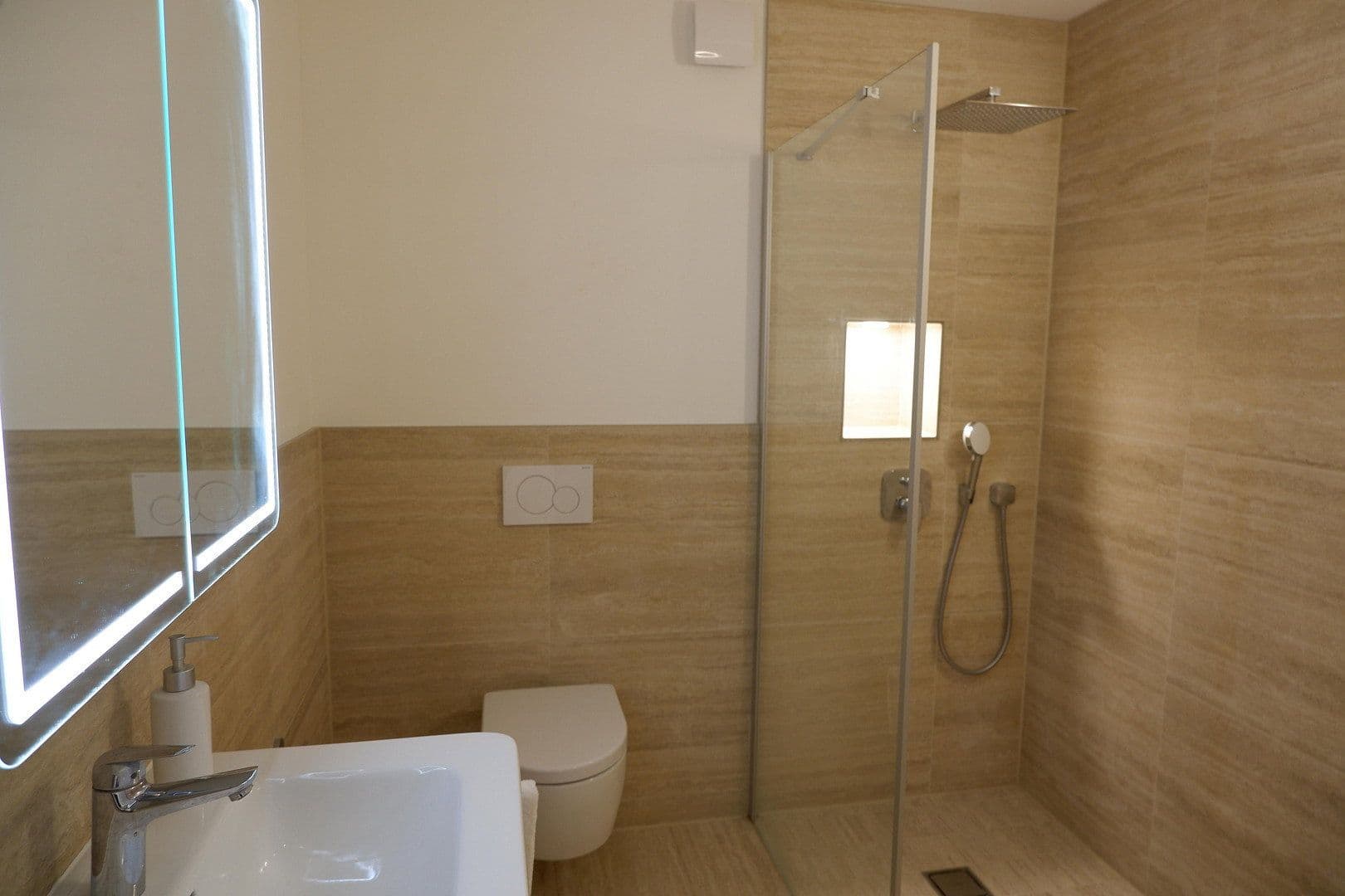 Pronájem bytu 2+1 58 m², Rappenberghalde 29, Tübingen, Bádensko-Württembersko Pronájem bytu 2+1 58 m², Rappenberghalde 29, Tübingen, Bádensko-Württembersko