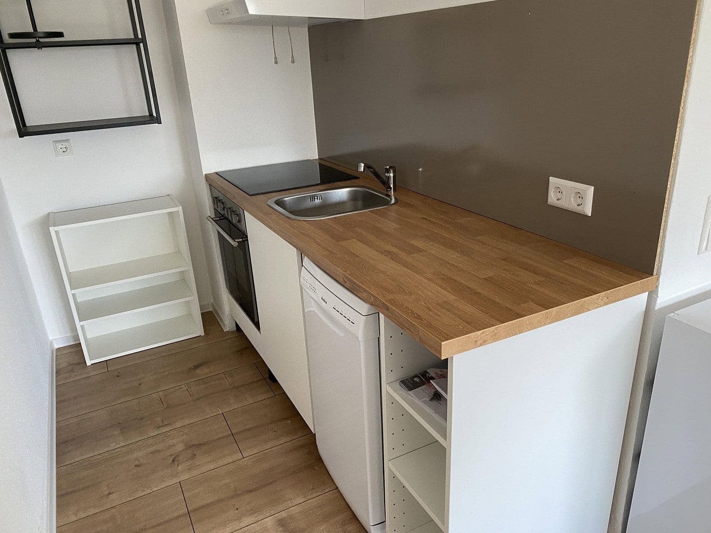Pronájem bytu 1+1 35 m², Linkenheim-Hochstetten, Bádensko-Württembersko Pronájem bytu 1+1 35 m², Linkenheim-Hochstetten, Bádensko-Württembersko