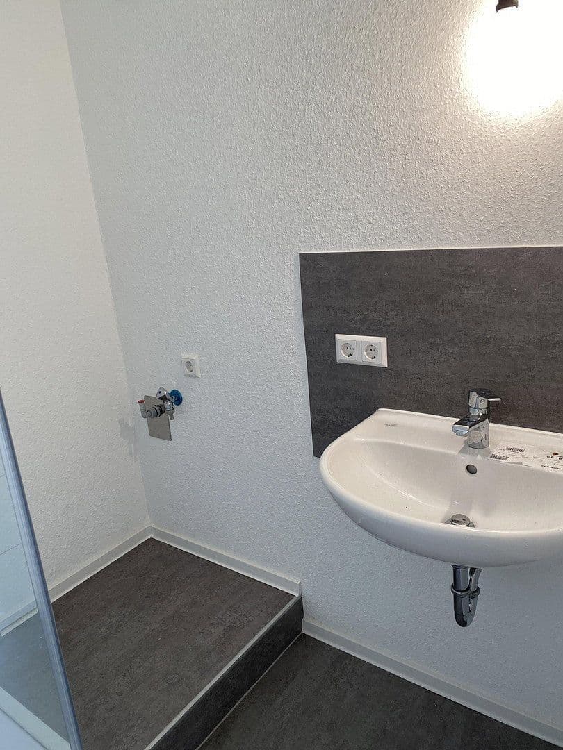 Pronájem bytu 1+1 35 m², Linkenheim-Hochstetten, Bádensko-Württembersko Pronájem bytu 1+1 35 m², Linkenheim-Hochstetten, Bádensko-Württembersko