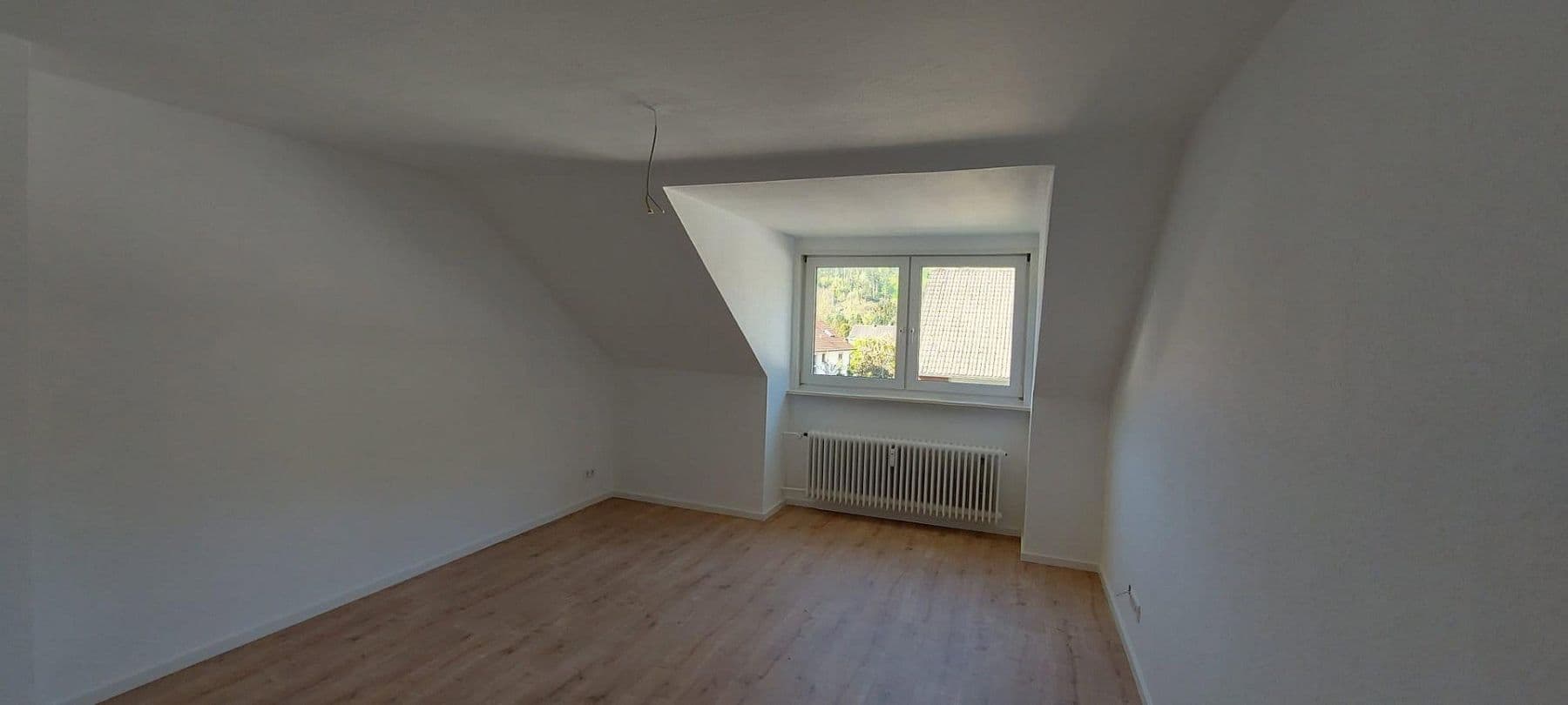 Pronájem bytu 2+1 62 m², Hasencleverstr. 18, Solingen, Severní Porýní-Vestfálsko Pronájem bytu 2+1 62 m², Hasencleverstr. 18, Solingen, Severní Porýní-Vestfálsko