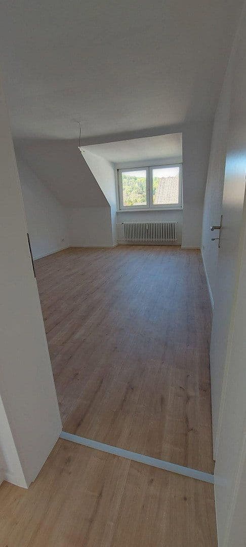 Pronájem bytu 2+1 62 m², Hasencleverstr. 18, Solingen, Severní Porýní-Vestfálsko Pronájem bytu 2+1 62 m², Hasencleverstr. 18, Solingen, Severní Porýní-Vestfálsko