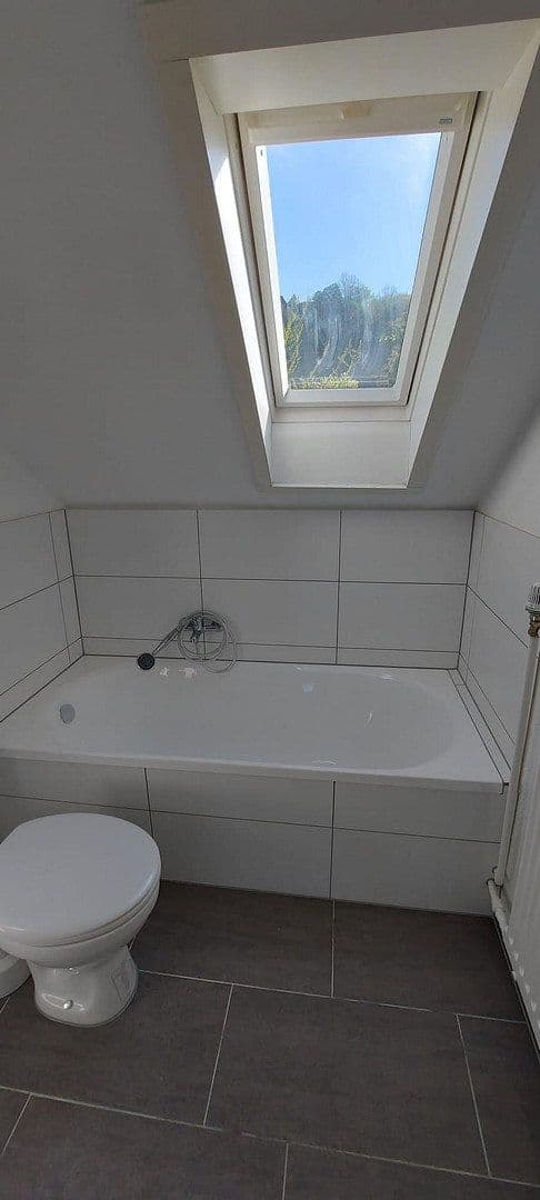 Pronájem bytu 2+1 62 m², Hasencleverstr. 18, Solingen, Severní Porýní-Vestfálsko Pronájem bytu 2+1 62 m², Hasencleverstr. 18, Solingen, Severní Porýní-Vestfálsko