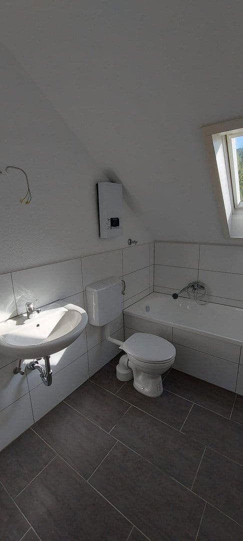 Pronájem bytu 2+1 62 m², Hasencleverstr. 18, Solingen, Severní Porýní-Vestfálsko Pronájem bytu 2+1 62 m², Hasencleverstr. 18, Solingen, Severní Porýní-Vestfálsko